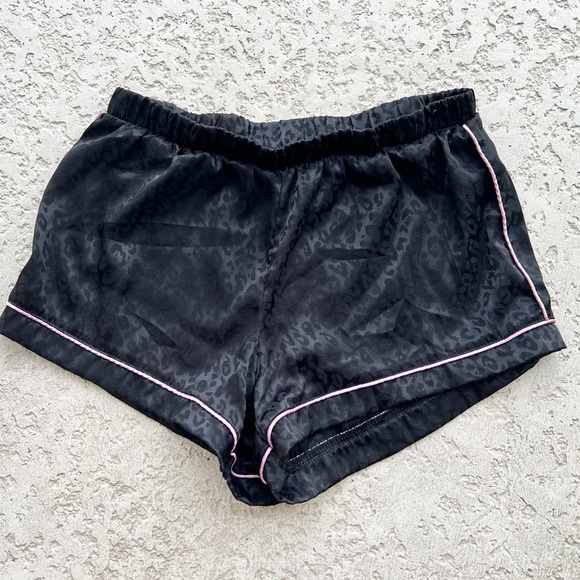 Steve Madden Women’s Satin Black Shorts size S   Pj Pajama Sleep Loungewear Sexy - Picture 3 of 6